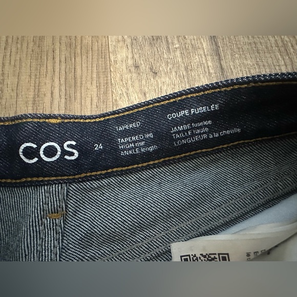 COS arch tapered jeans in indigo - Picture 9 of 10